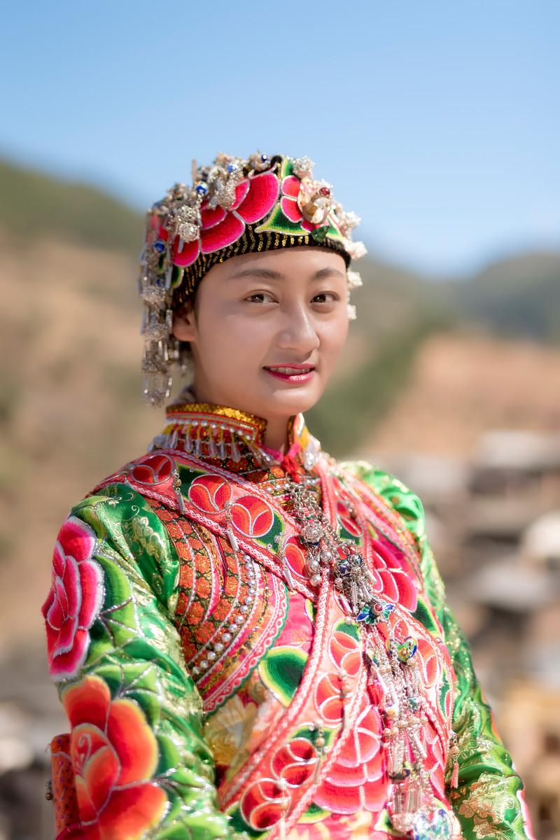 巍山彝族服飾 彩線織就的千年風華